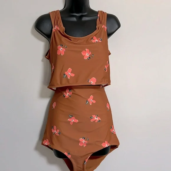 XL June Loop Bikini- Cindy top and Jenelle Super Hi-waist bottoms in Rust floral - Picture 1 of 6